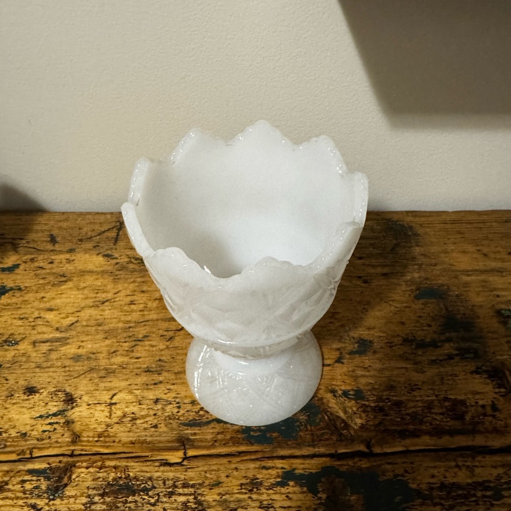 Elegant Milk Glass Pedestal Vase - Picture 2 of 7
